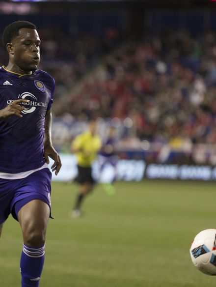 Cyle Larin photo