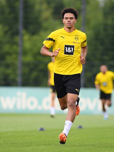 Nnamdi Collins photo