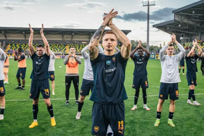 Mladen Bartulovic Caught Between Clubs: Metalist 1925 Pursues Zorya Coach Despite Oleksandriya Agreement